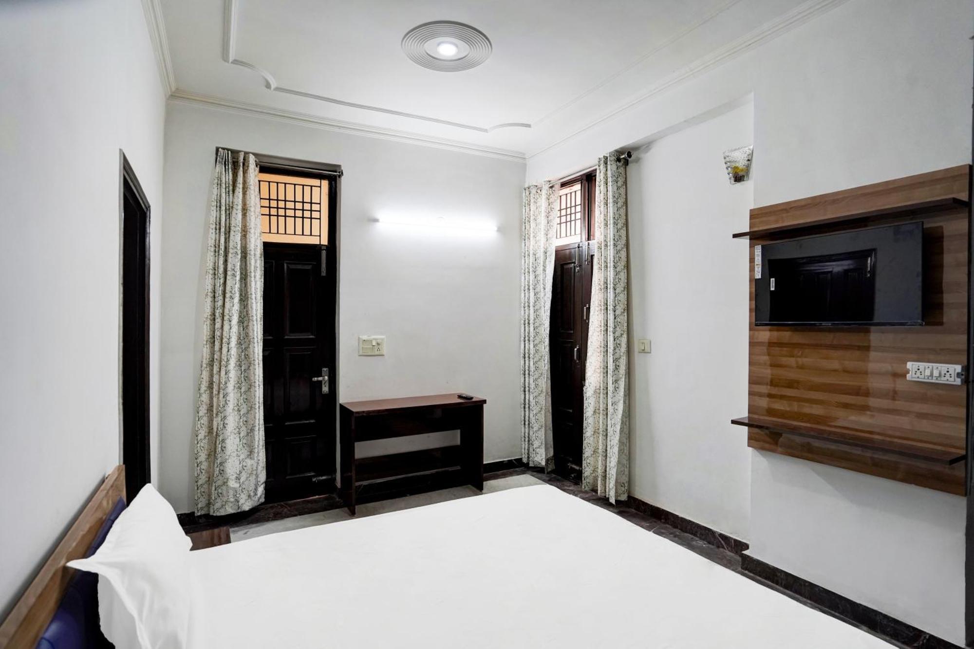 Hotel O Radisson Red Hotel & Restaurant Ghaziabad Exterior foto