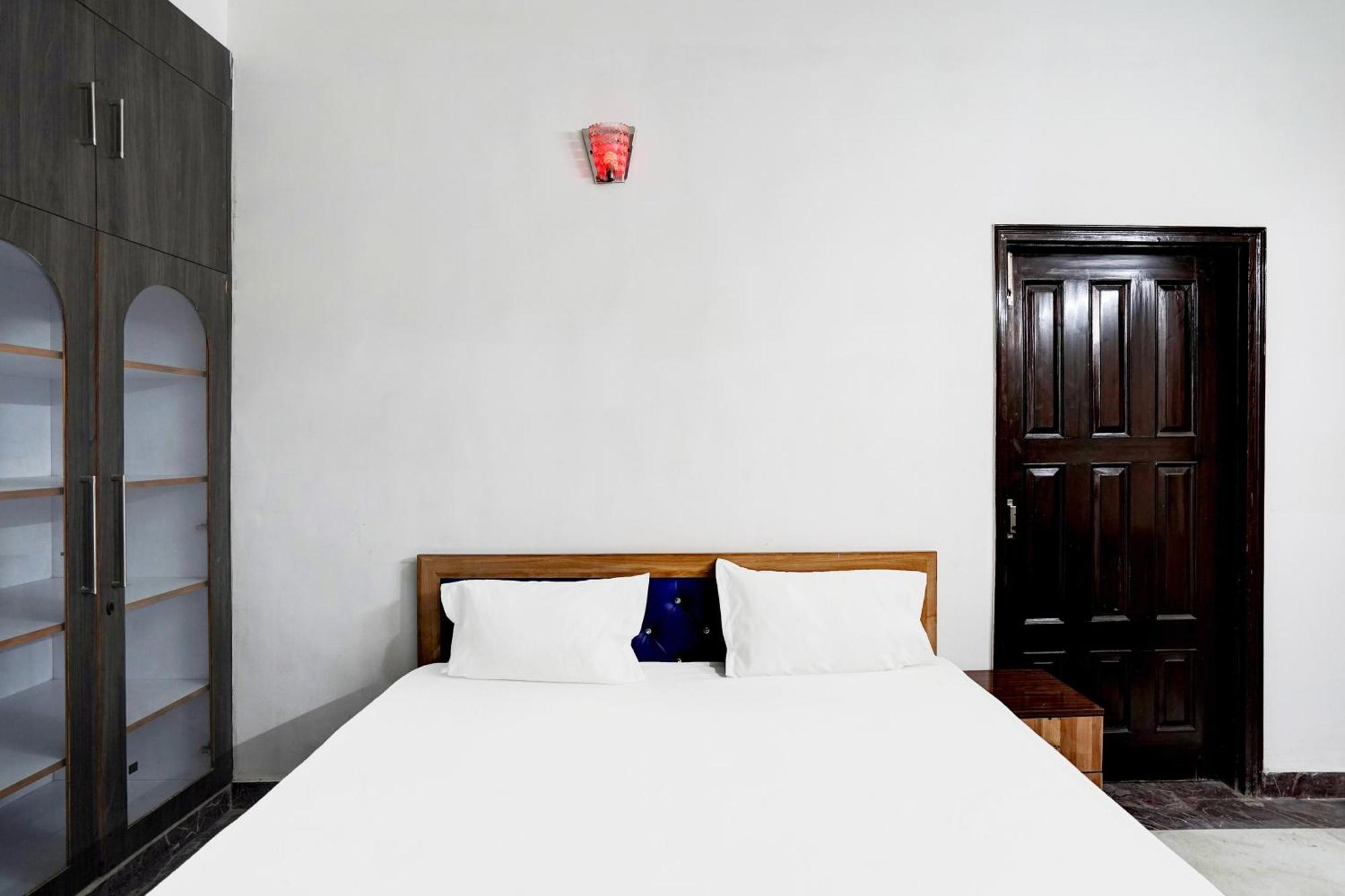 Hotel O Radisson Red Hotel & Restaurant Ghaziabad Exterior foto